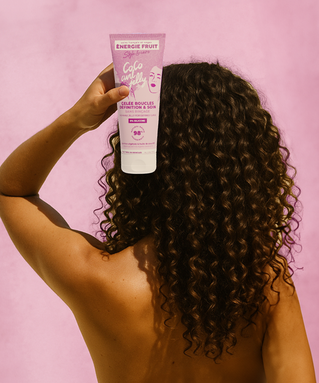 Routine capillaire cheveux bouclés : guide complet