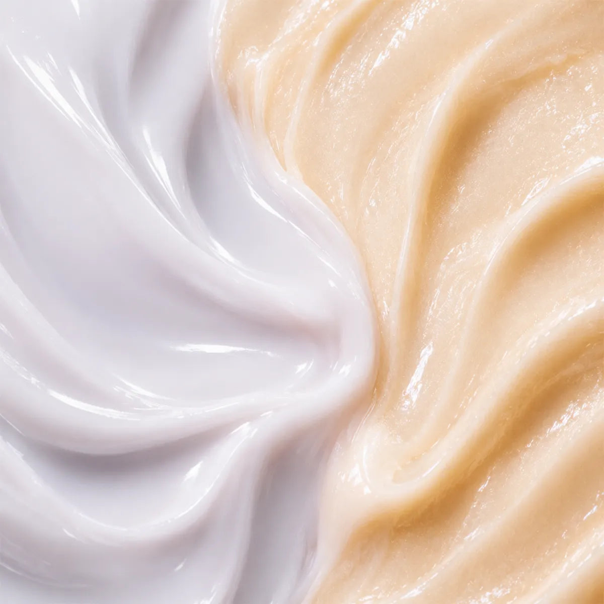 Textures du déodorant crème et du déodorant soin au monoï 
